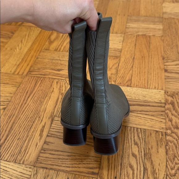 Everlane The High-Ankle Glove Boots in ReKnit Caper Green 8.5 New Womens Booties - Picture 4 of 5